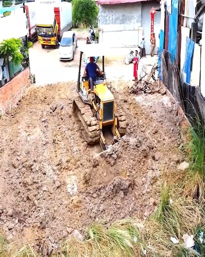 Good work!!! Land leveling is assisted by reliable bulldozer operations. | Bulldozer Operator