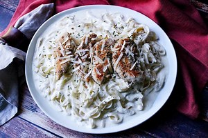 Homemade Creamy Alfredo Sauce
