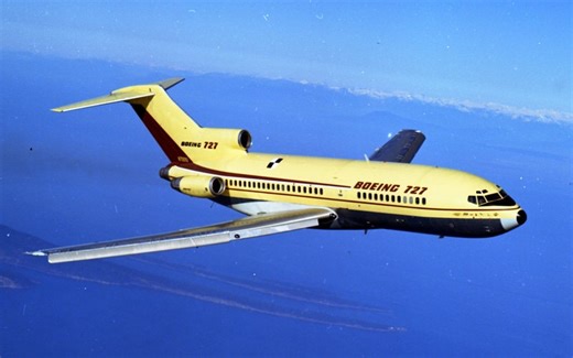 Por que o Boeing 727 tem três motores?