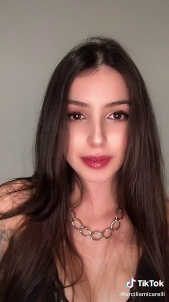 é meme 🍑👋🏻