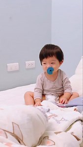 寶寶嘴巴很忙😂 #寶寶 #寶寶日常 #寶寶一歲 | 恩恩老師