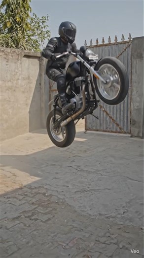😮ohho ye kya dekh hai aap ne kabhi assa stunt #videos #shortvideo #explorepage #bikelover #stunt
