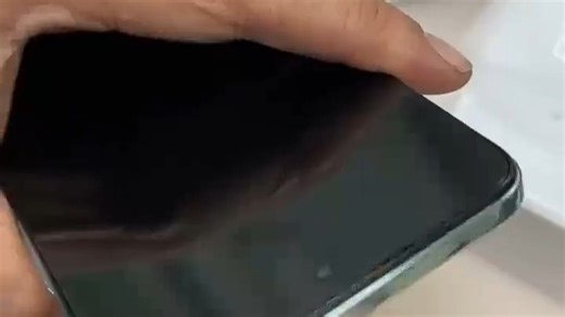 vivo新机重磅登场，性能升级带来智慧体验新突破，搭载先进影像系统与强劲芯片，轻松应对多任务处理与高清拍摄需求，满足日常办公、娱乐及创作场景，让用户尽享流畅智能