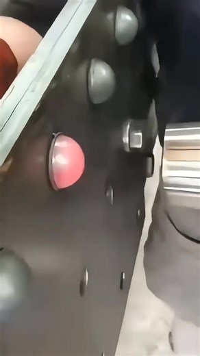 208K views · 2.7K reactions | The world's fastest machine, work #talented #superfast #workers | vamikkhan05 | Facebook