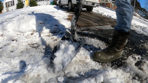 Shoveling snow? Doctors warn it can lead to heart attacks, cardiac arrest