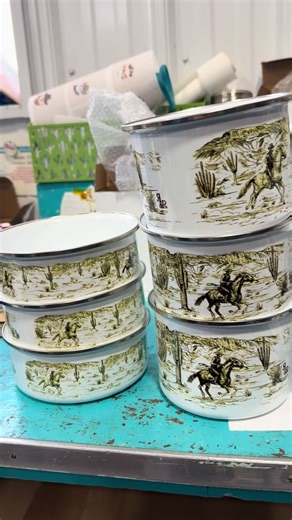 Crafting Bowls for Western Decor and Fashion