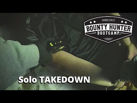 Fugitive attempts to evade female Bounty Hunter