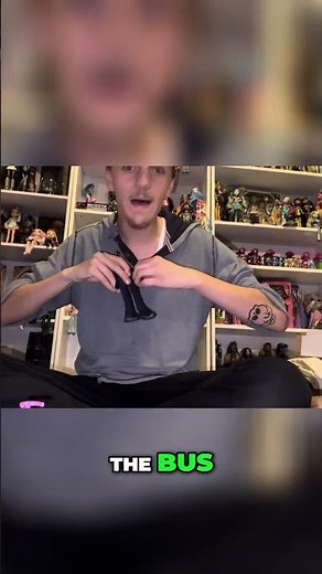 SHE COMES WITH THE BUS OUTFIT?! 😱 Collector Regina Doll #Deucegsdoll #shorts #meangirls