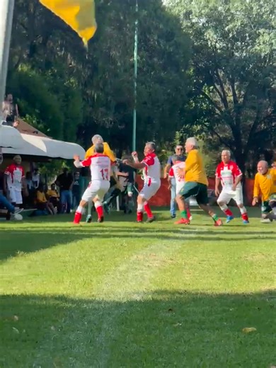 Bendito fut bol a esta edad es nuestro ejemplo a seguir que no se pierda esta bonita tradición Club deportivo Zapotlan deporfito y algo mas | Federico Villa
