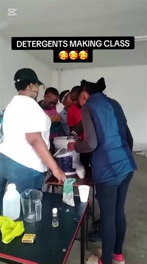 Learn how to make detergents like: Dishwashing liquid washing powder Pine gel Thick bleach Vaseline Shower gel And more. Spaces are limited so please contact us to secure your place. #venda #vendasonline #vendatiktok #thohoyandoutiktok