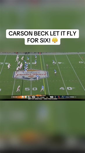 Carson Beck Throws Touchdown in College Football Game