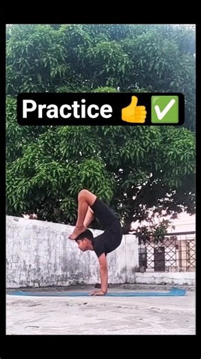 hand balance practice 💪 #yoga #flexibility #sonic #shorts