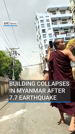 The death toll in Myanmar after yesterday’s earthquake has risen to more than 1,000, with many more injured. This verified eyewitness footage shows one of several buildings collapsing in the capital city Mandalay after the magnitude 7.7 quake hit the country. In the footage, a crowd of monks were seen gathering in a road near the building before its superstructure collapsed. Link in bio for latest developments 📲 #myanmar #earthquake #mandalay #bangkok #thailand | RTÉ News
