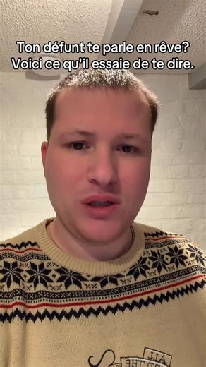 Kevin Hincelin | Voyant Médium Magnétiseur on Instagram: "⚠️ NE PAS IGNORER : Pourquoi tu te réveilles à 3h du matin ? 🕯️ Le corps : Ce n’est pas de l’insomnie. C’est une visite. 🕊️ Nos défunts utilisent un code précis pour nous parler, et l’heure à laquelle tu ouvres les yeux change TOUT. Regarde la vidéo jusqu’au bout pour comprendre la différence entre un simple rêve et une urgence vitale. Entre 3h et 4h, le voile est au plus mince... Dis-moi en commentaire l’heure à laquelle tu te réveille