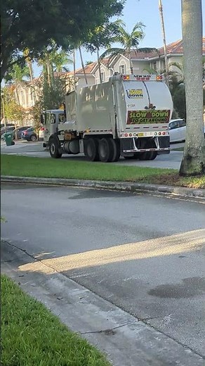Miami Dade County Autocar ACX New Way Sidewinder (61301)