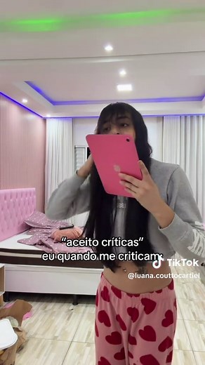 Luana Coutto: Franja com pelo do namorado?