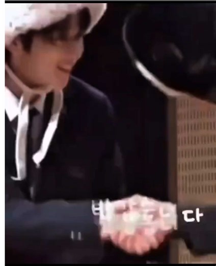 Trời ơi nghe cái bài hay quá nên phải edit về otp 🥹🥹🥹 Chàng trai em nắm tay ngày ấy, giờ vẫn nắm tay em 💚 #OMEGA_X #yechanjaehan #jaehan #yechan