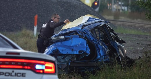Two killed in Florida train crash after car ignores crossing gate