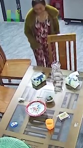 725K views · 5.7K reactions | Cô gái lấy chồng xa nhìn mẹ ngồi khóc mà thấy nhói lòng | S Review | Facebook