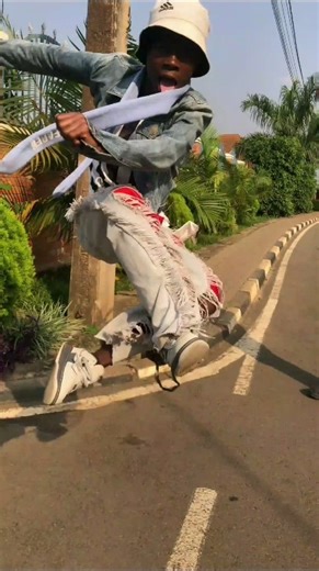 Pom Pom by Bruce melodie ft Diamond Platinum #funny #dance #subscribe