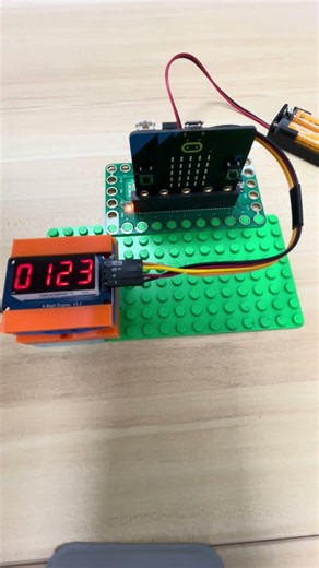 Micro:bit w/ 7 Segment Display - Blink #coding #microbit #shorts #stem #7segmentdisplay #7segment