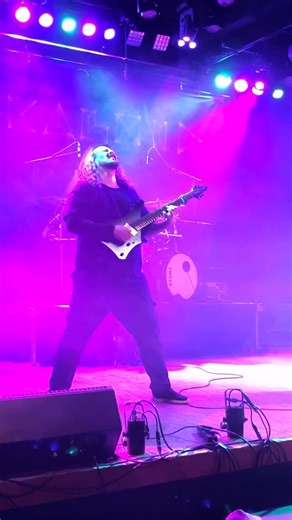 justin hombach on Instagram: "One of the biggest challenges as a metal guitar player: A couple of days before I hit the road with my maniacs from @alkaloid_metal, @hannesgrossmann asked me if I could perform an around 2 minute long solo… in the tradtition of Paul Gilbert, Jeff Loomis, John Petrucci or Michael Romeo. I immediatly said yes, even tho never really doing something like this in the past. The challenge here is to stay calmed and relaxed, while everybody is watching you, no band that co