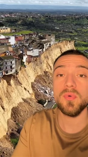 Ilias Papailiopoulos on Instagram: "Αξίζει ή δεν αξίζει;! #μηχανικος #civilengineering #καταστροφη #υποδομες"