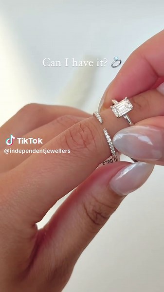 Stunning Minimalist Engagement Ring Designs