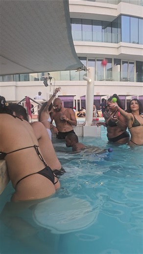 party in pool / #playa