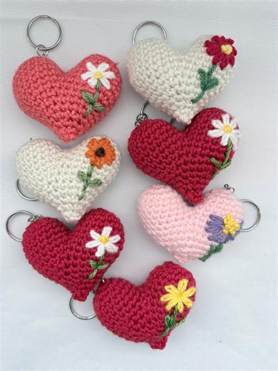 Crochet Heart Shaped, Daisy Embroidered Keychains - Etsy