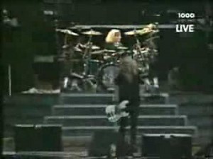 Duff McKagan bass solo [EXCLUSIVE] 5 Live solo