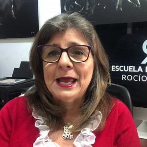 MASTERCLASS ONLINE GRATUITA "Claves para mejorar tus fotografías" ¿Te gusta la fotografía? ¿Sientes que es muy difícil empezar? Esta clase es para los amantes de la fotografía que desean mejorar y expandir sus conocimientos. Nosotros te compartimos 40 años de experiencia en fotografía, y de manera sencilla para que te conviertas en un excelente fotógrafo que inspira, capaz de desarrollar tu propio estilo. En la clase aprenderás: - Aprende como hacer que tu cámara sea amigable. - Dispone los elem