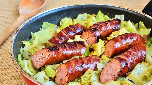 Saucisses au chou vert