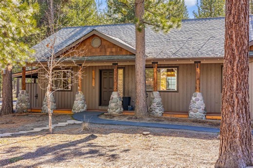 55595 Wagon Master Way, Bend, OR 97707 (MLS #220216122) :: High Desert Realty