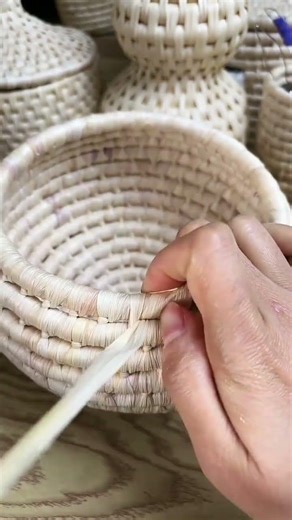 Corn Husk Figure-Eight Knots #KnowledgeForNewYear #Handmade #PurelyHandcrafted