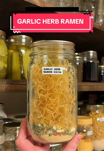You can cook this Garlic Herb Ramen #mealinajar right in the jar✨ Comment COOK if you want to see me cook this up 👏🏻 All the ingredients I’m using today I got at @Thrive Market 😍 Clean ingredients, dietary and allergy filters and everything delivered straight to your door! Use my link (on the screen and in my bio) to get 30% off and a free gift! . . . 1 @Bare Bones Brand Chicken Bone Broth Packet 1 tbl Nutritional Yeast 1 tsp garlic powder 1/2 tsp onion powder, Italian seasoning and parsley 1