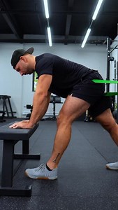 3 Tricks To Fix Tight Hamstrings 👇 Tight hamstrings, no matter who you ask, we all deal with them at some point. But to be fair, most of us sit all day, and when that happens… the knees stay flexed, and those hammys seize up! Don’t worry though, I got you. When it comes to fixing tight hamstrings, pay attention to these 3 things: 1️⃣ Use a Band Adding a band to your stretch instantly improves your range of motion. The band creates a pulling force on the joint, helping move it out of the way and