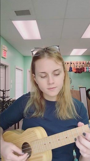 Easy Beginner Ukulele Picking Pattern ☺️ #ukulele #ukelele #ukuleletutorial