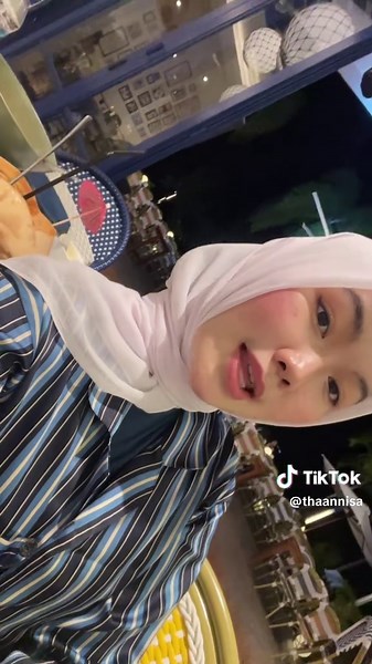 tal’s 🍸 (@thaannisa)’s videos with tumblr girls - moon