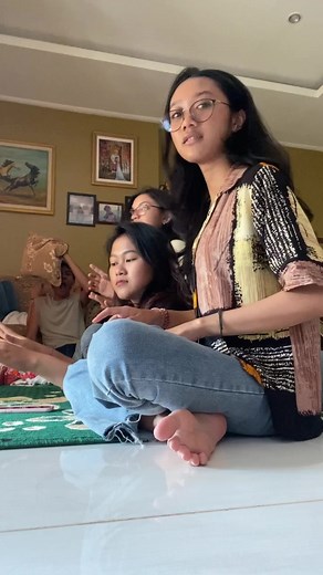 Fun Hand-Clapping Game with Friends