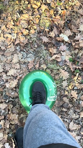 Stomp to Pop in Winter shoes Ballon zertreten in Winter Stiefel #looner #balloon #balloonpopping