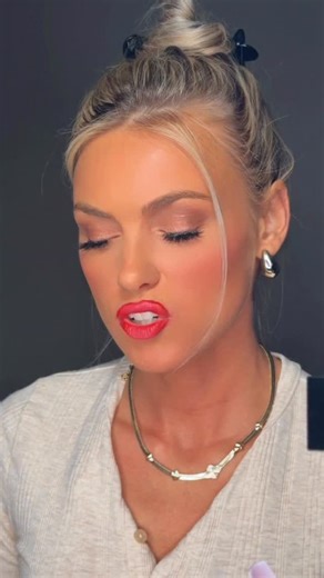 HannaLee Marie | Makeup Artist & Entrepreneur on Instagram: "Pink! I like it"