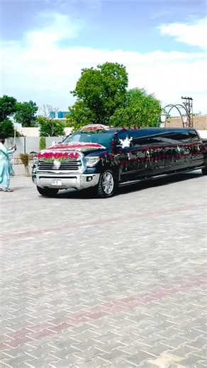 Pakistani wedding/dulha ki car decoration #wedding #homedecor #bolleywoodsong