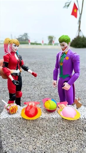 Harley Quinn chooses toys to help Joker | Marvel Toys