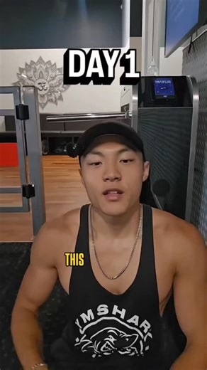 Felix Ng | Online Coach | Was this a friend making tutorial or a pistol squat tutorial? 🤷 #calisthenics #tutorial #publicinterview | Instagram
