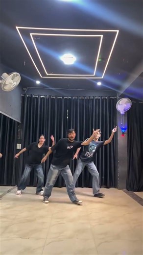 delhi se manali #dance #outfit #dance music #dancer song #dancer soundtrack #dancer ##dance song