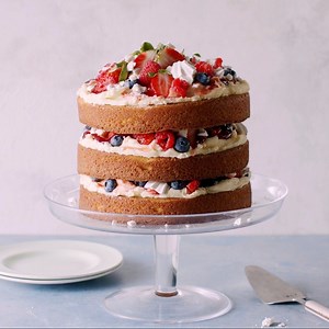 Ready to up your isolation baking game? 🥄Why not give our recipe for this beautiful eton mess cake a try! 🍰 | Lidl Ireland