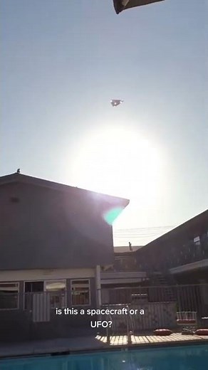 Real UFO Triangle Shape - footage caught on tape #ufo