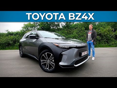 Toyota bZ4X (2022) Review - Toyota's eerste batterij-elektrische auto - AutoRAI TV