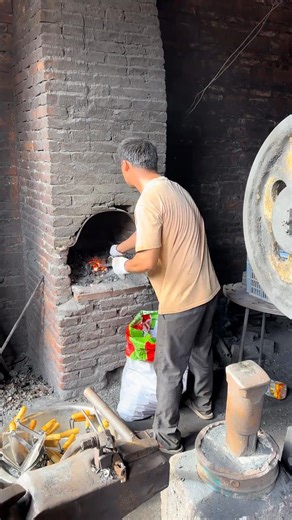 Handmade Spatula Forged from Steel Wooden Handle! 🪵🍴 | old metal